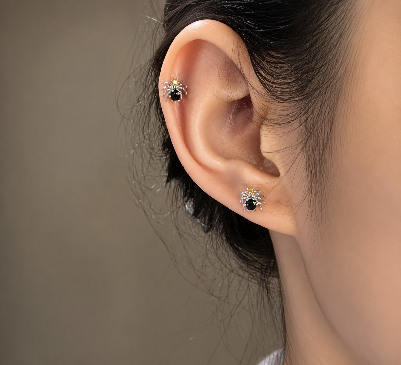 Silver Spider Stud Earrings 🕷️